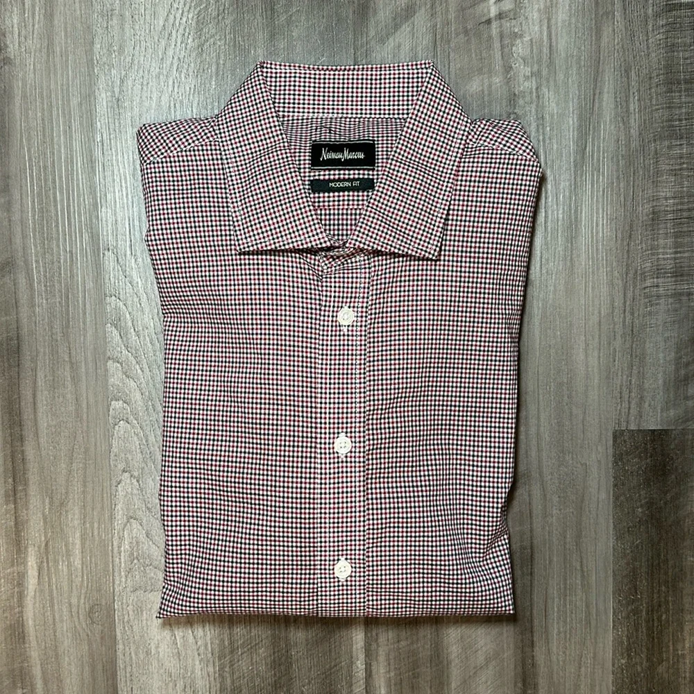 Neiman Marcus Modern Fit Long Sleeve Button Down - Large